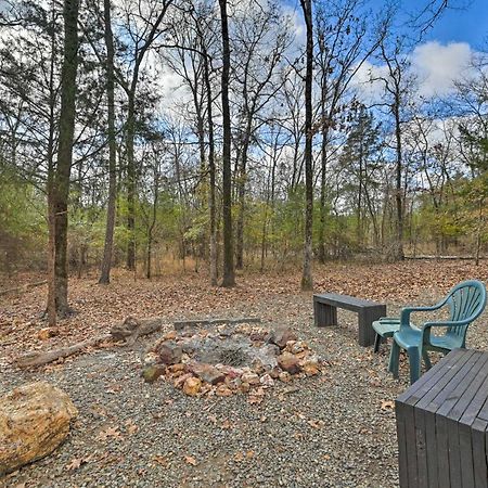 Quiet Woodsy Getaway With Hot Tub In Broken Bow Villa Stephens Gap Eksteriør billede