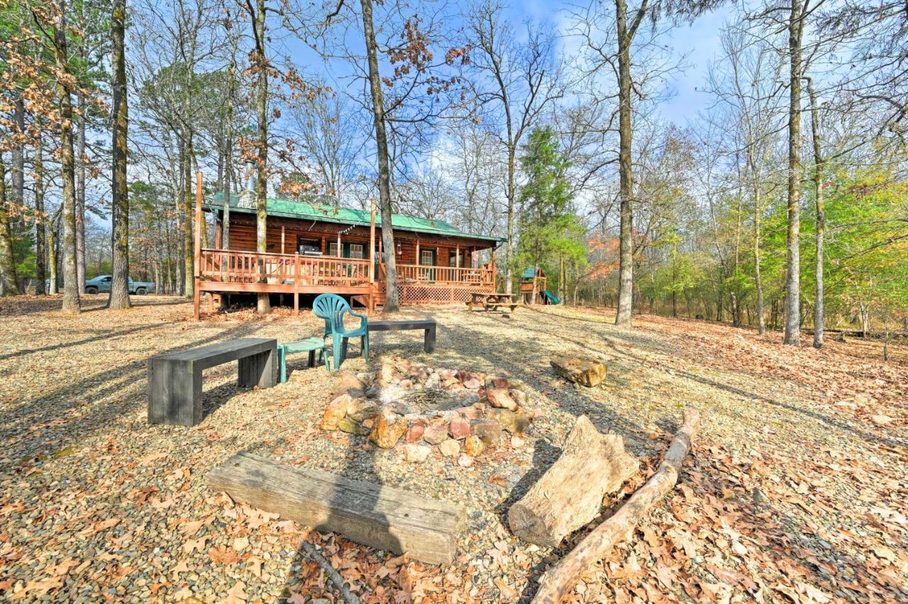 Quiet Woodsy Getaway With Hot Tub In Broken Bow Villa Stephens Gap Eksteriør billede