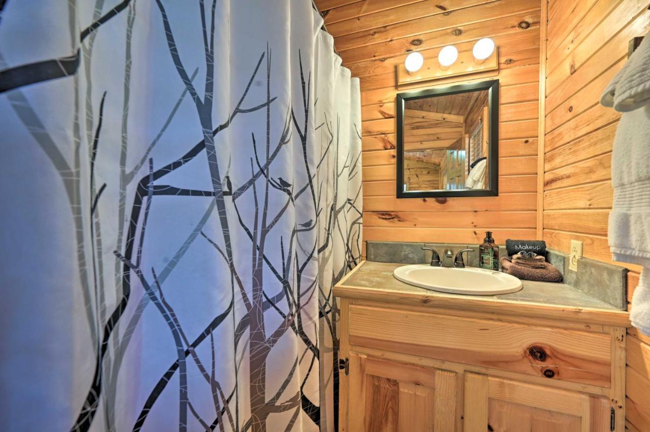 Quiet Woodsy Getaway With Hot Tub In Broken Bow Villa Stephens Gap Eksteriør billede