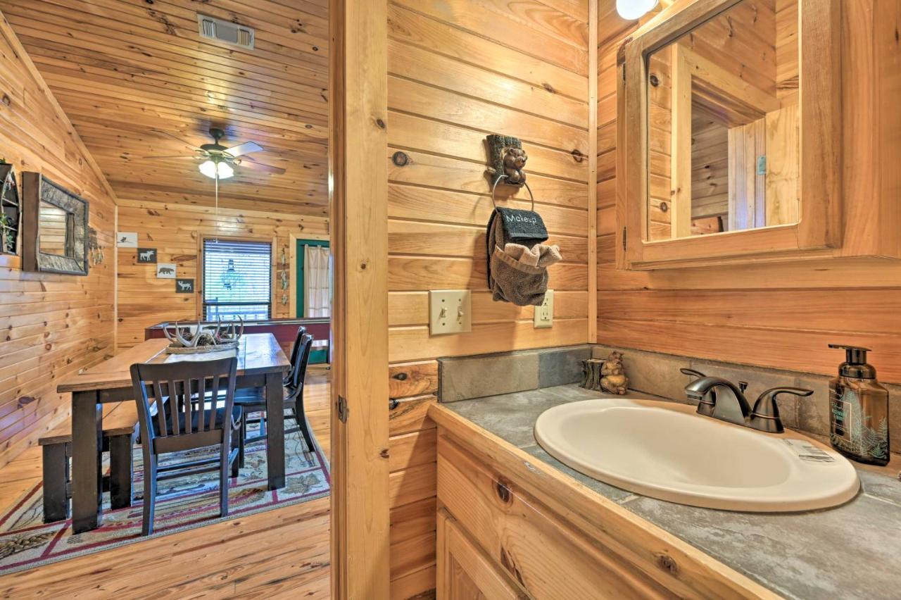 Quiet Woodsy Getaway With Hot Tub In Broken Bow Villa Stephens Gap Eksteriør billede