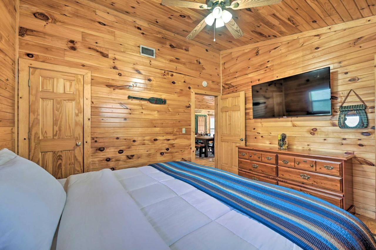 Quiet Woodsy Getaway With Hot Tub In Broken Bow Villa Stephens Gap Eksteriør billede