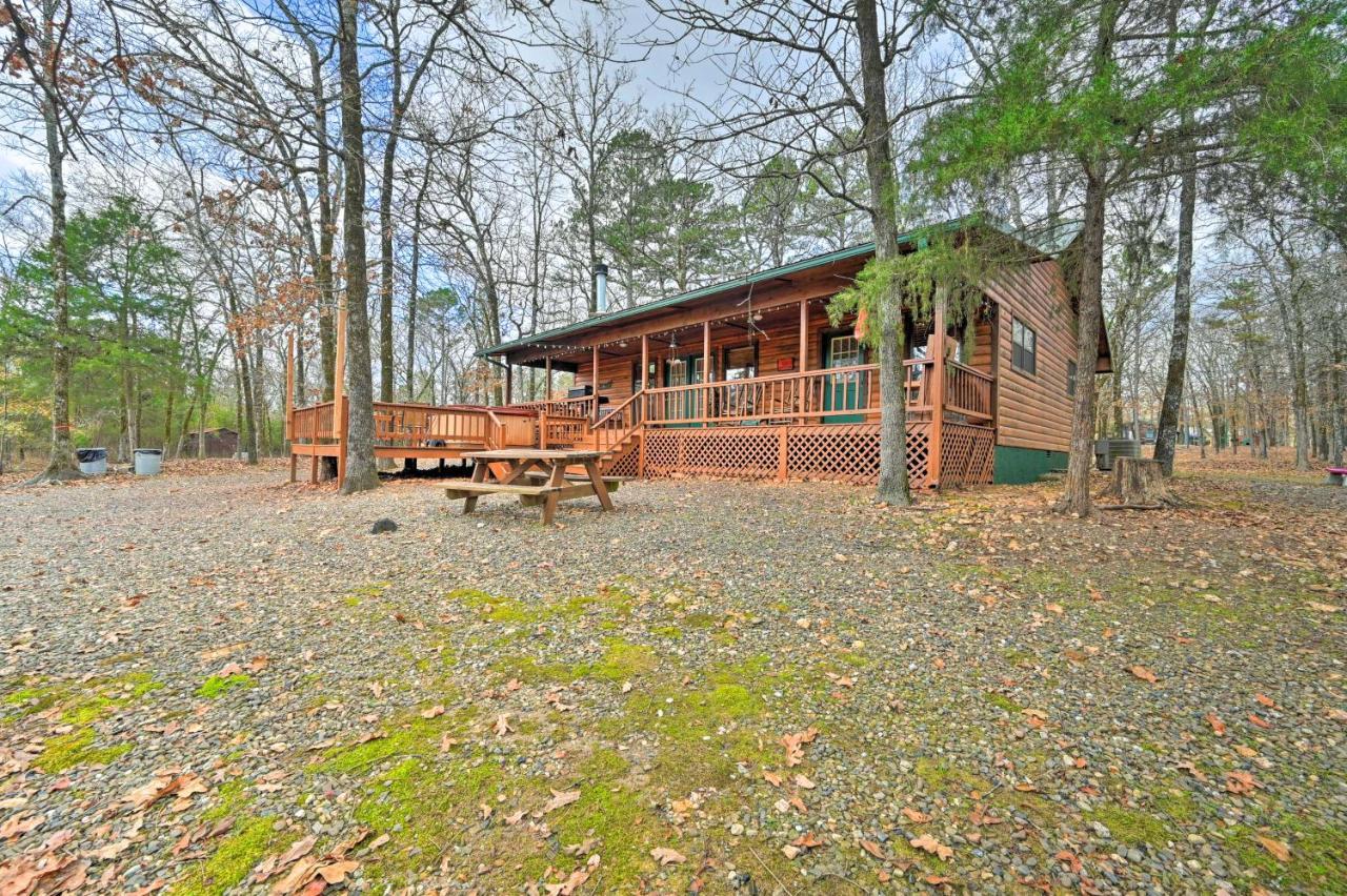 Quiet Woodsy Getaway With Hot Tub In Broken Bow Villa Stephens Gap Eksteriør billede